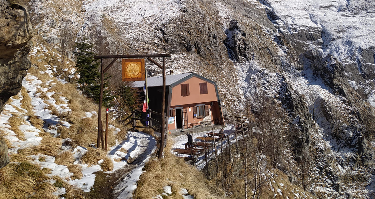 Alpi Apuane - Rifugio Nello Conti disgelo