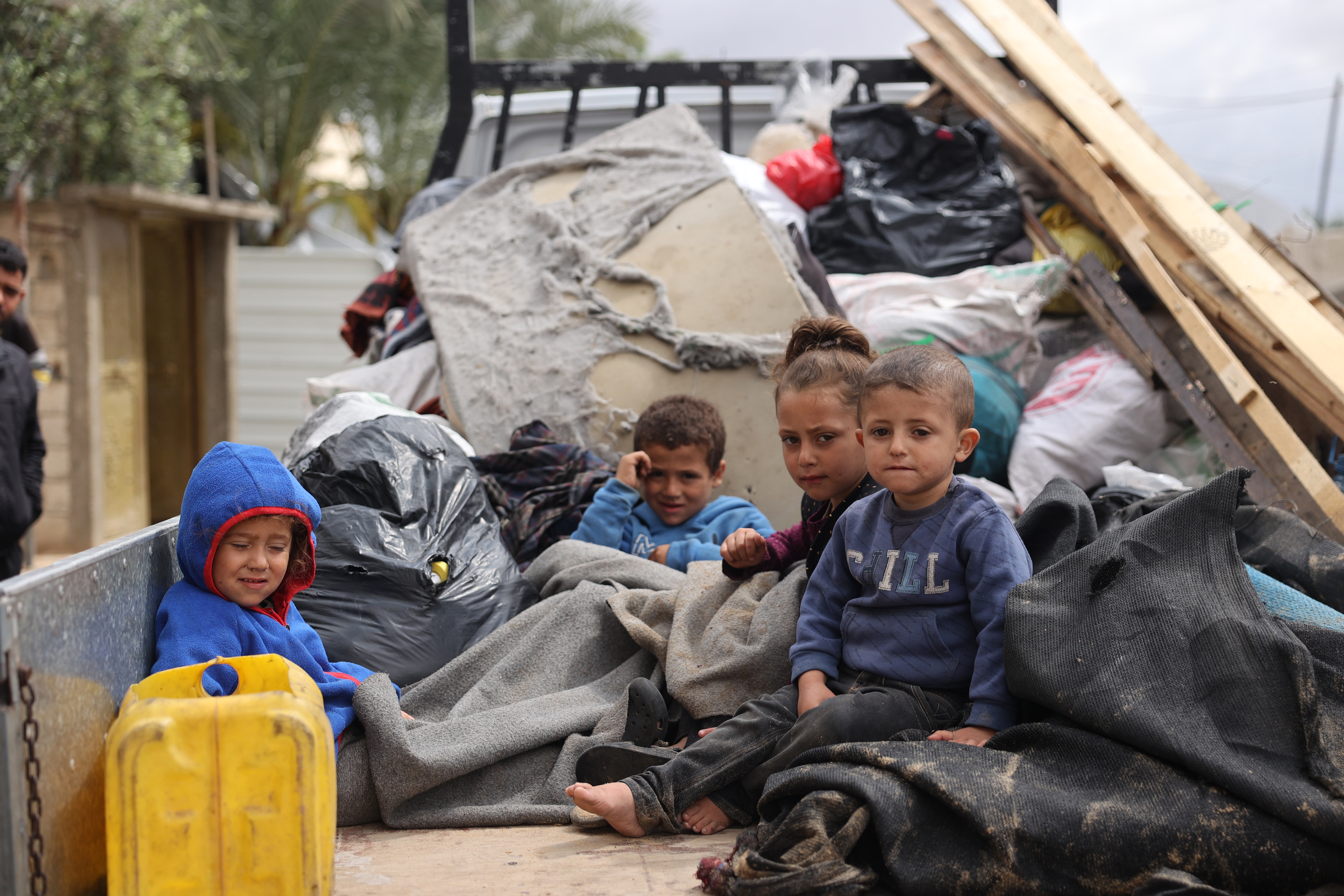 bambini sfollati nella Striscia di gaza