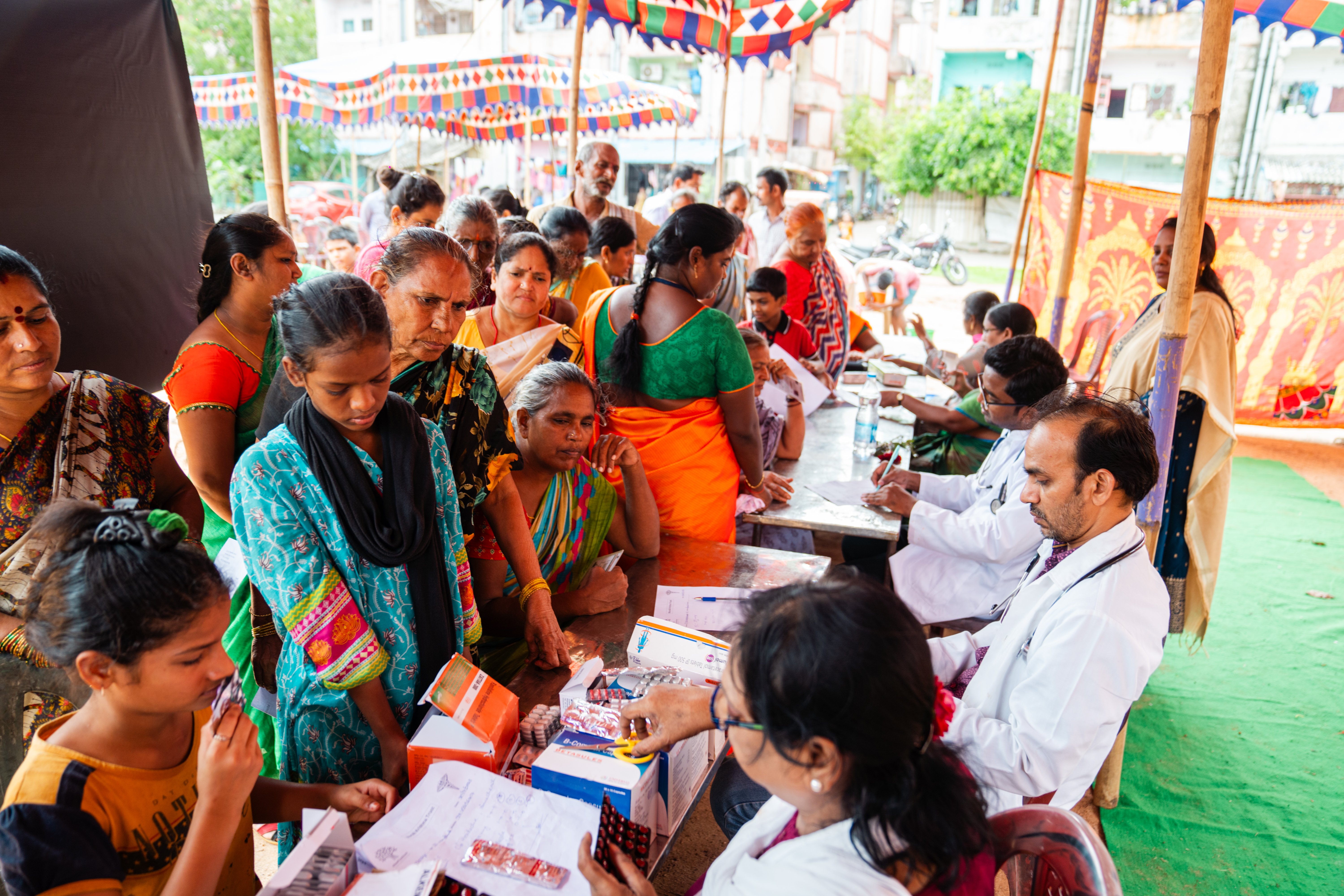 Health camp organizzato in uno slum Indiano