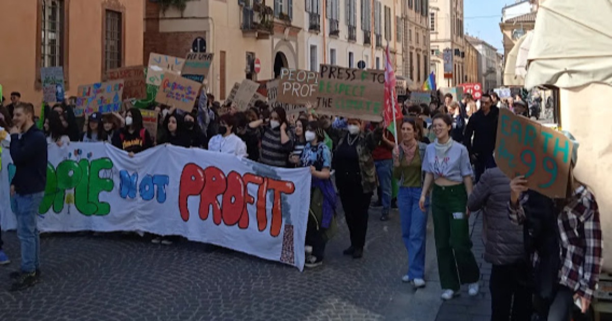 Tutt* al Climate Camp di Torino!-Fridays For Future Pavia