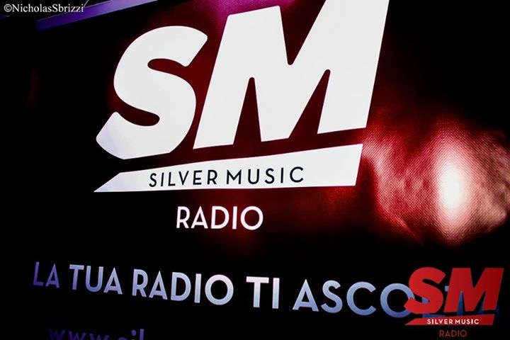 La radio suona e corre per Balzoo-SilverMusic Radio