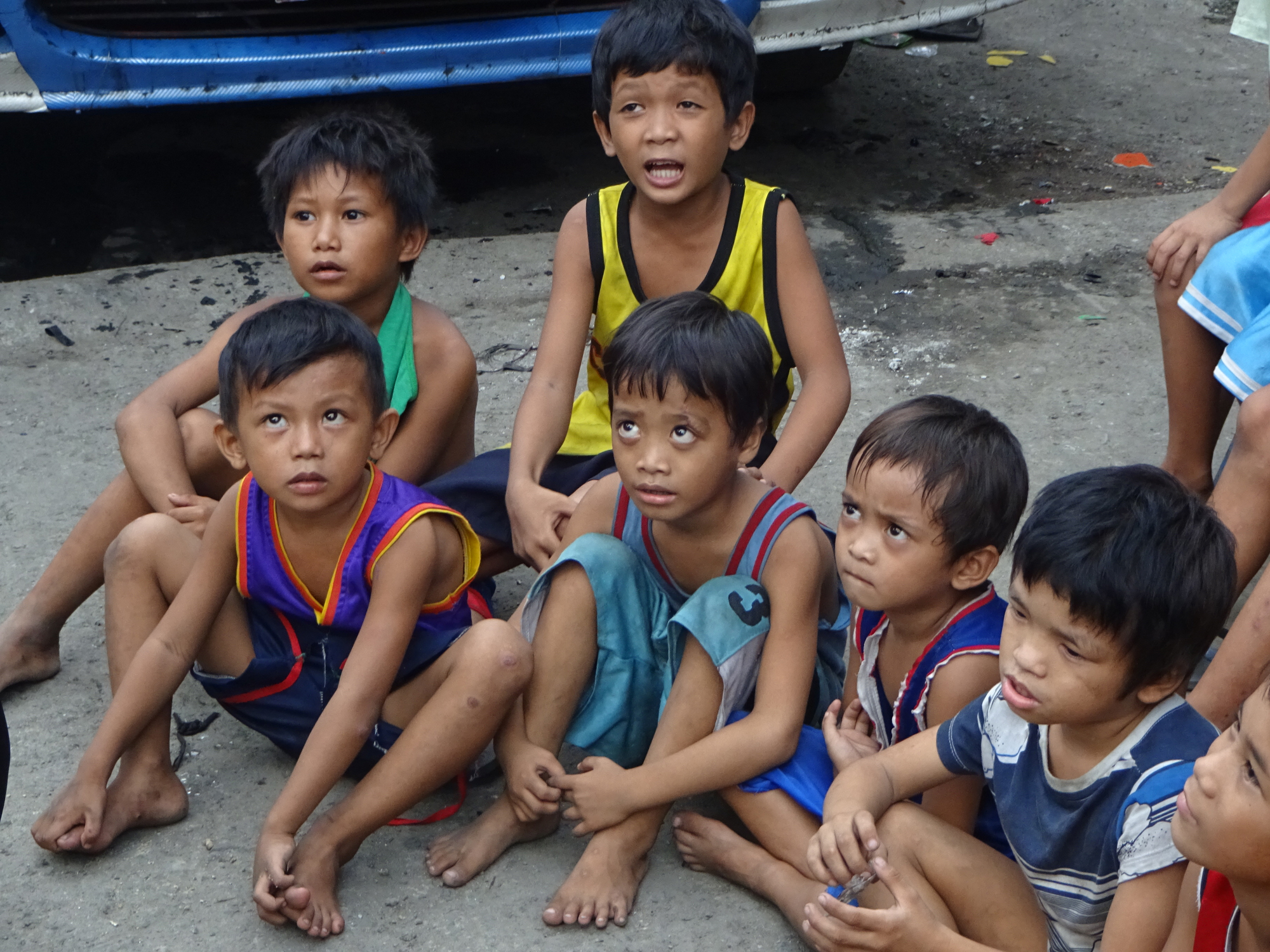 With the street children of Manila-Matteo Astone