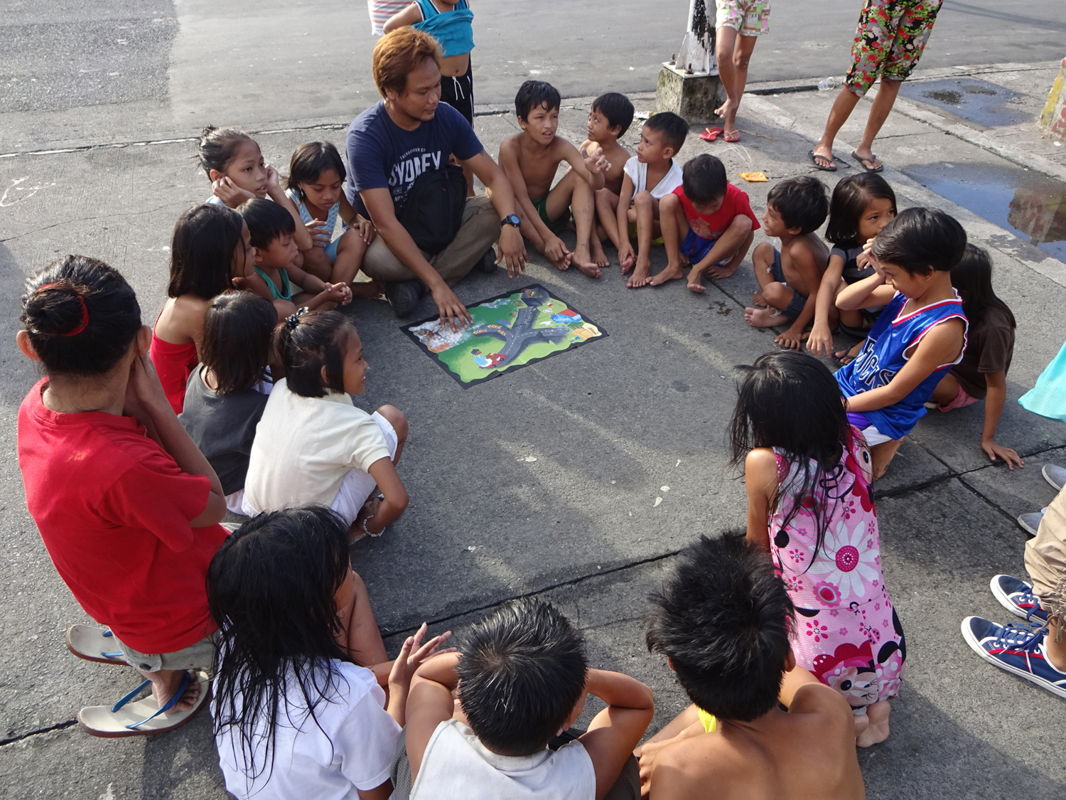 With the street children of Manila-Matteo Astone
