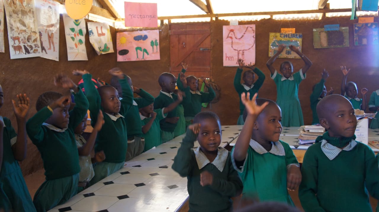 Una scuola per i bambini di Ngoisusu-Infiniti Ponti