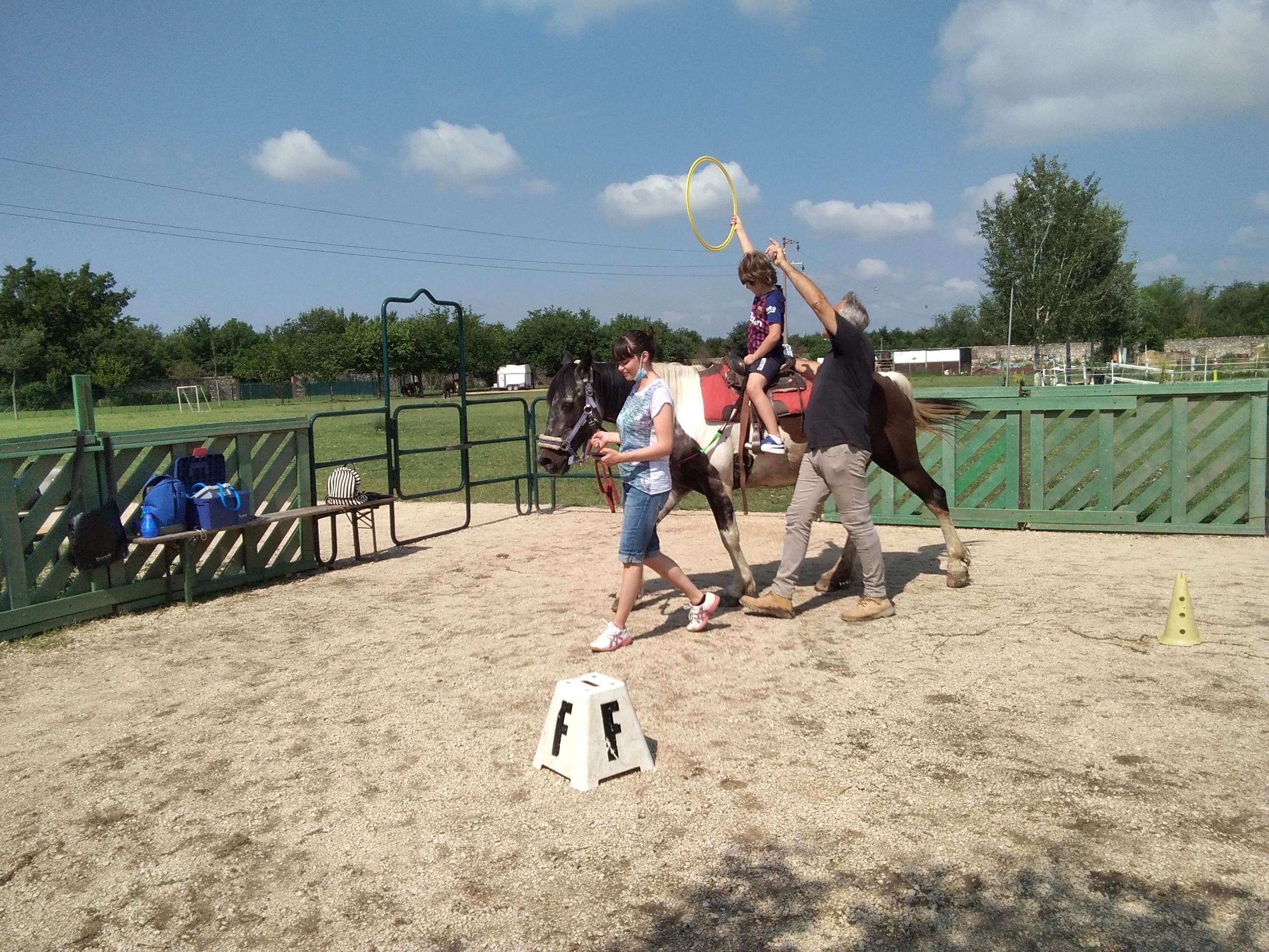 Riding the Blue - Un cavallo per amico -EY Foundation Onlus